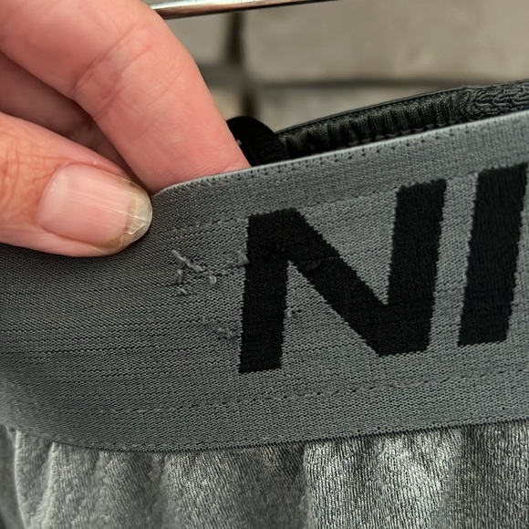 Nike Dri-Fit Men’s gray athletic shorts size M - Picture 3 of 6